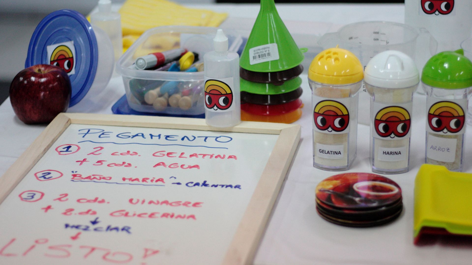 Club Henkel Mundo de Investigadores América Latina: materiales para un experimento adhesivo.
