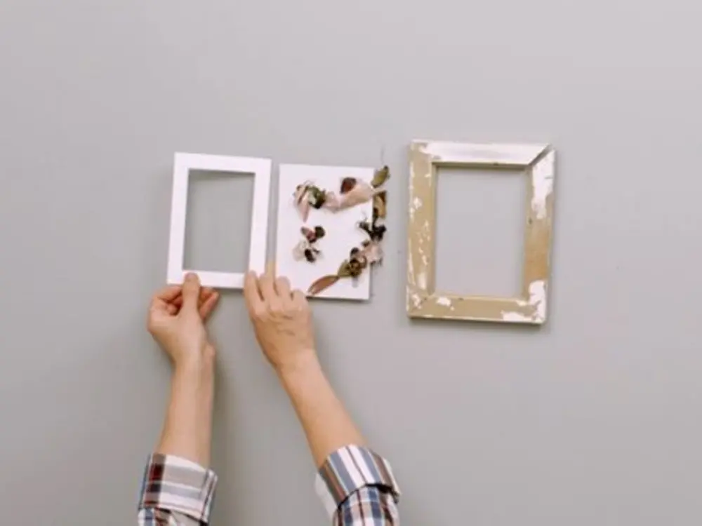 how to fix a picture frame